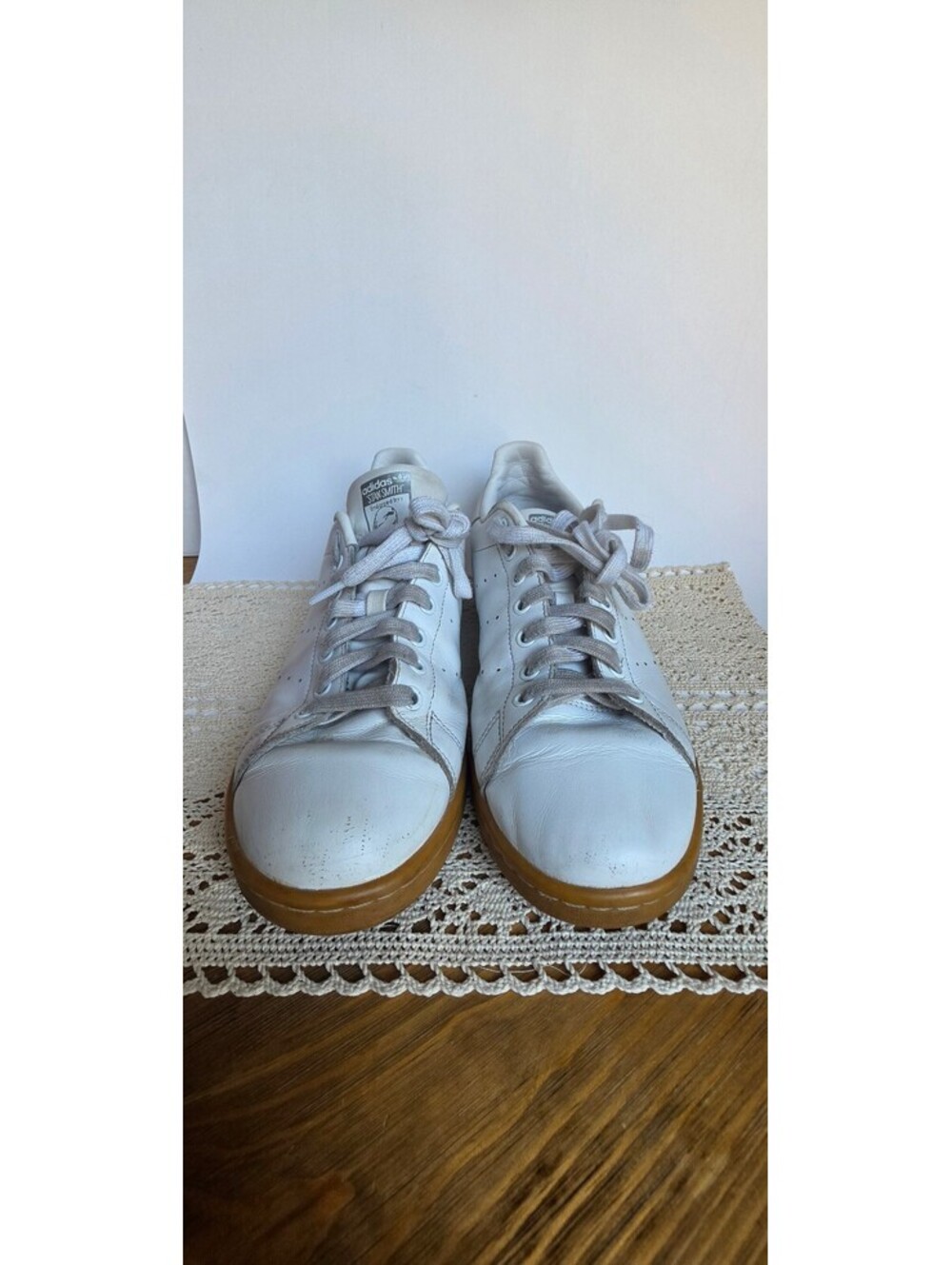 Adidas Stan Smith Men’s 10.5 White Leather Gum Sole Sneakers AC8498